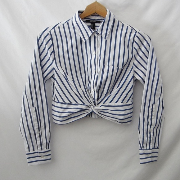Forever 21 Tops - 🌟Forever 21 long sleeve crop top